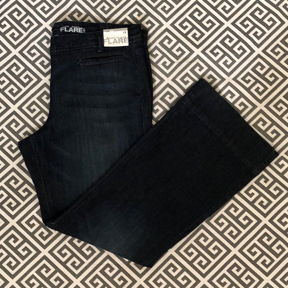 LOW RISE SKINNY FLARE LEG